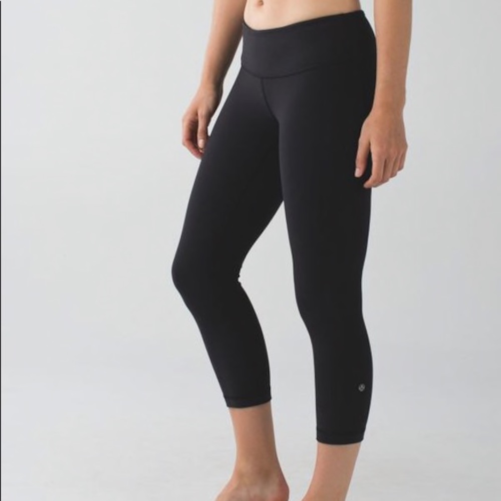 Lululemon: Wonder Under Crop Leggings